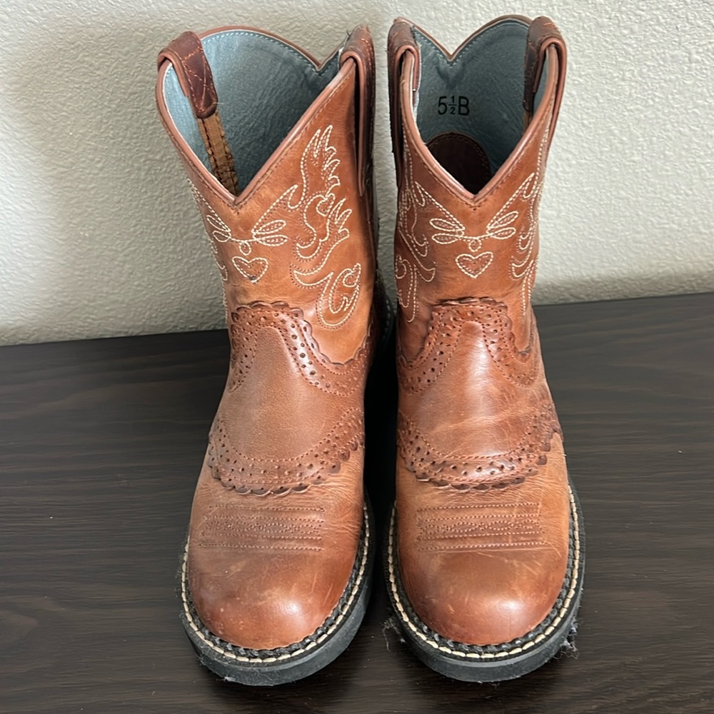 Ariat brown boots. Worn 2/3 times